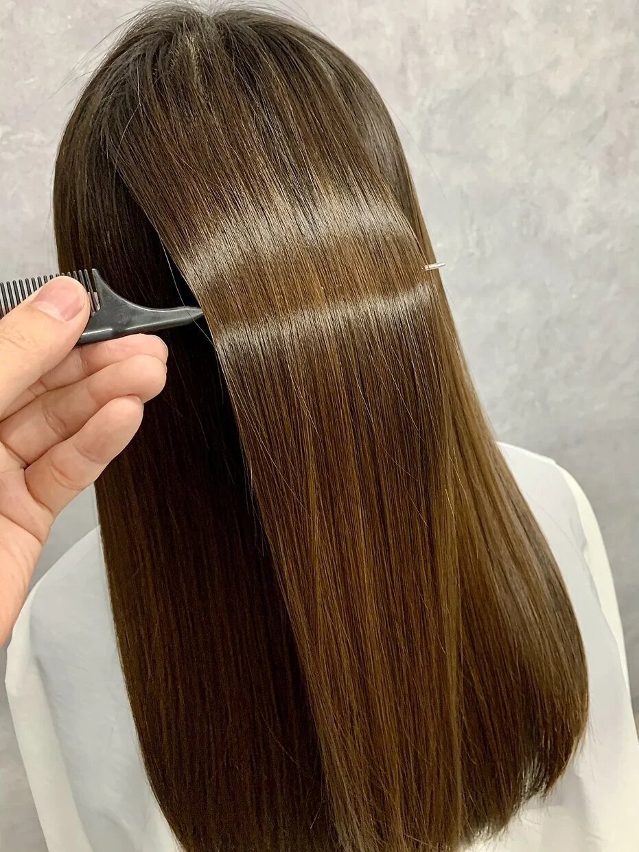艶のある、まっすぐなロングヘア